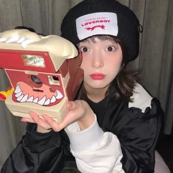 玛丽莲有深黑之眸